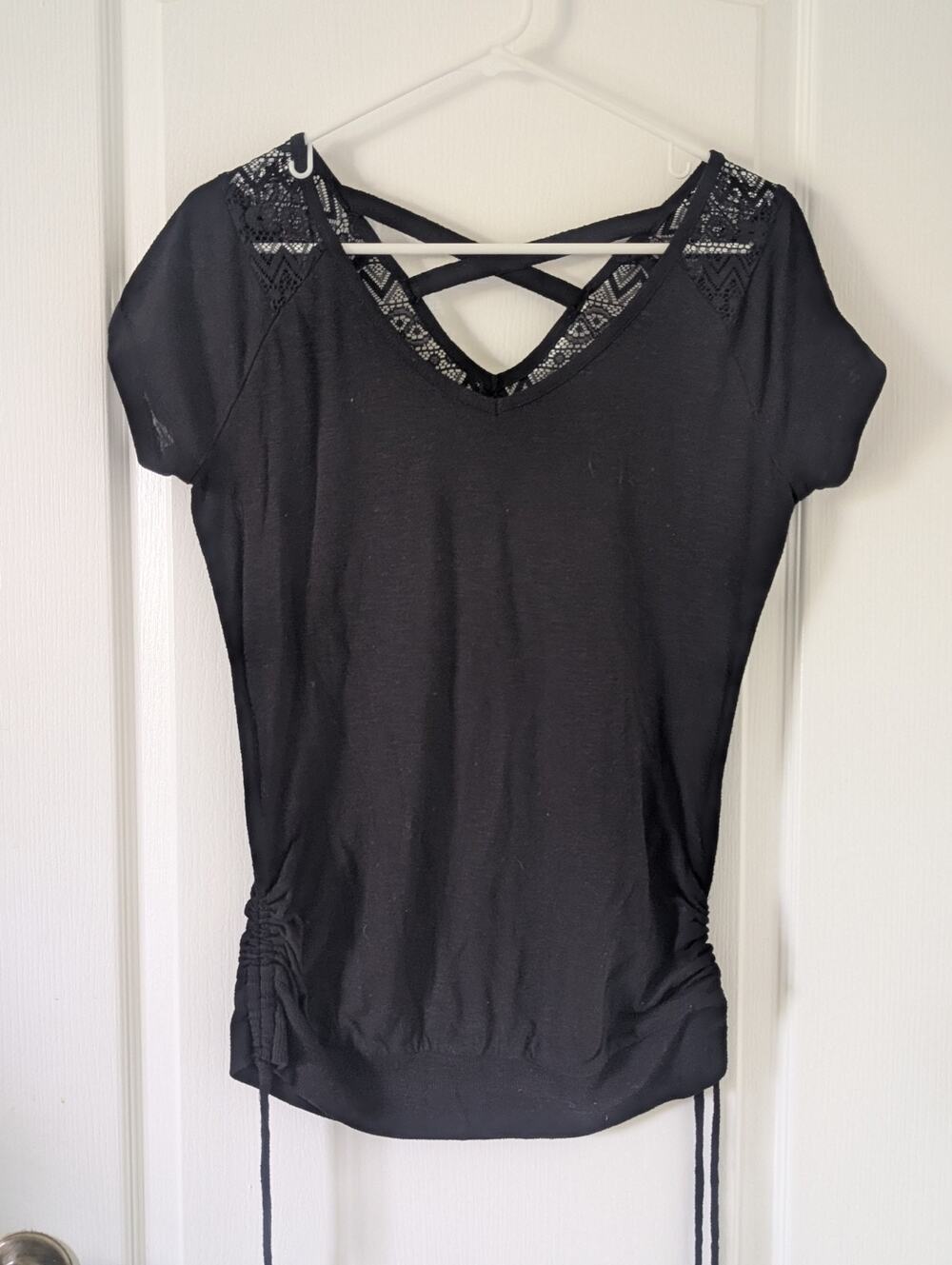 No Boundaries Juniors S/S Lace Trim Sexy Black Criss cross pattern L 11-13